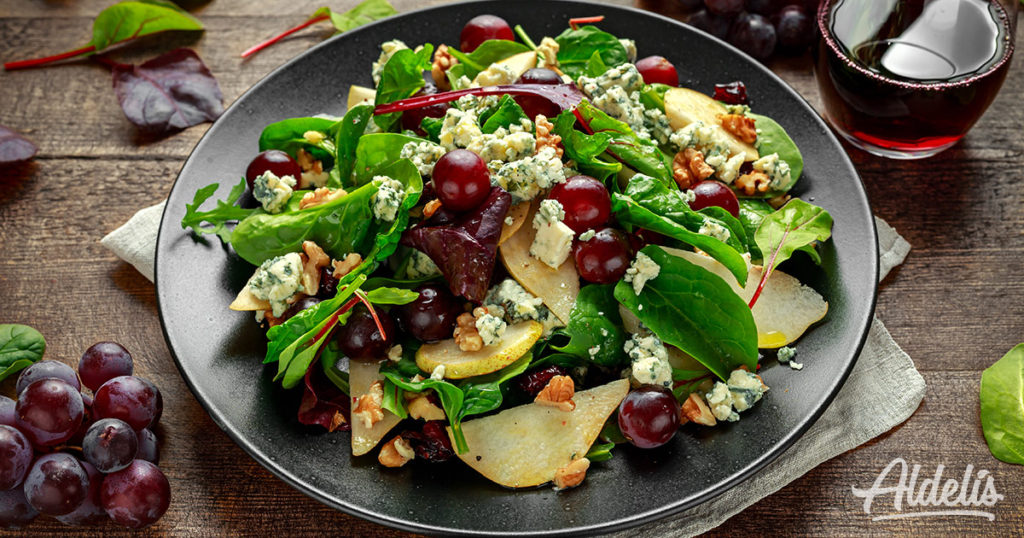 Ensalada de rúcula, nueces y queso